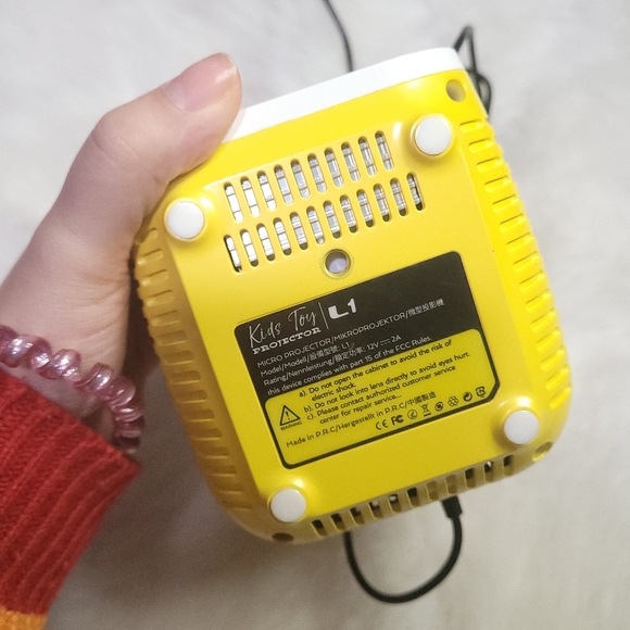 Mini Portable Projector LED Digital High Definition Projector - Picture 4 of 5